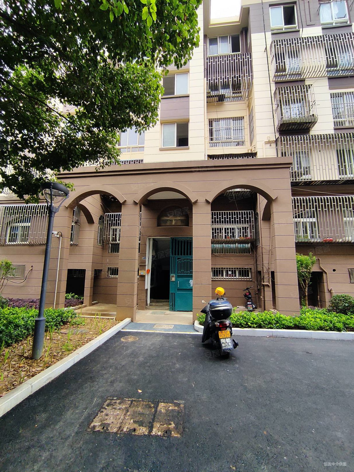 宜兴香樟花园3室2厅1卫130㎡南北218万