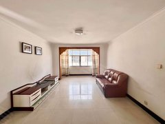 玉溪红塔聂耳音乐广场紫苑小区 3室2厅2卫 带家具出租房源真实图片