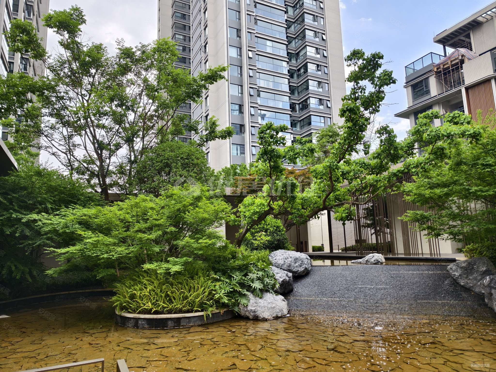 东原印江山精装三室两厅两卫,153万诚心出售