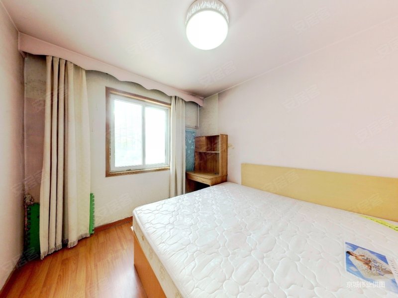 晓月苑二里 正规两居室 满五年低楼层急售随时看房