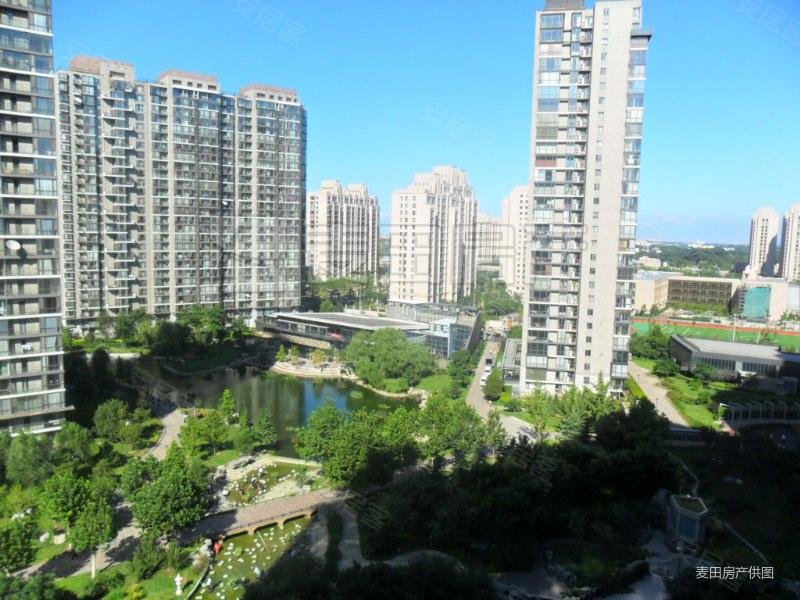 观湖国际5号楼三居 位置好 大面宽客厅 带冬夏阳台