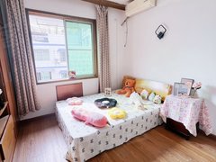 重庆南岸南坪低价出租三室一厅 大三室可养宠物一家人住 可做员工房没中介沸出租房源真实图片