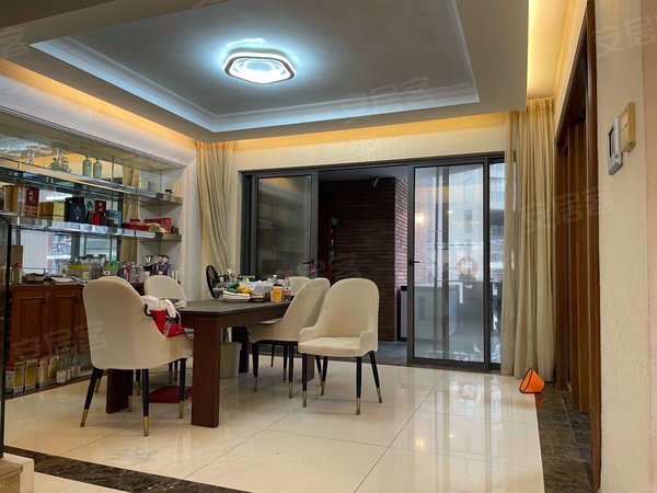 深圳龙华梅林关口星河丹堤星河丹堤270平米复式诚意出租,自住会所办公