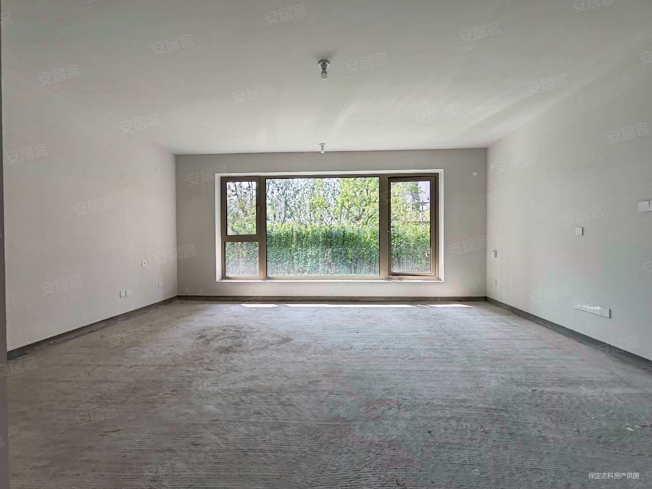 彩虹城3室2厅3卫153㎡南北140万