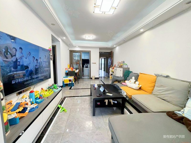 业主急售园洲花园精装两房朝南中高楼层房子9成新