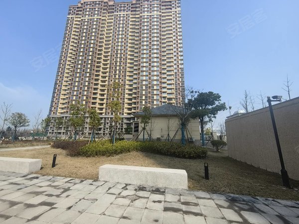 【多图】浦岸花园,花桥新城租房,精装首租,三房两卫,主卧单独卫生间