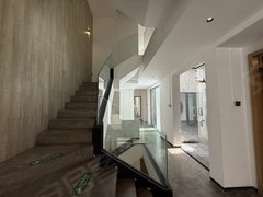 深圳龙岗坂田第五园一二期(别墅) 234平 通风好 5室2厅3卫出租房源真实图片