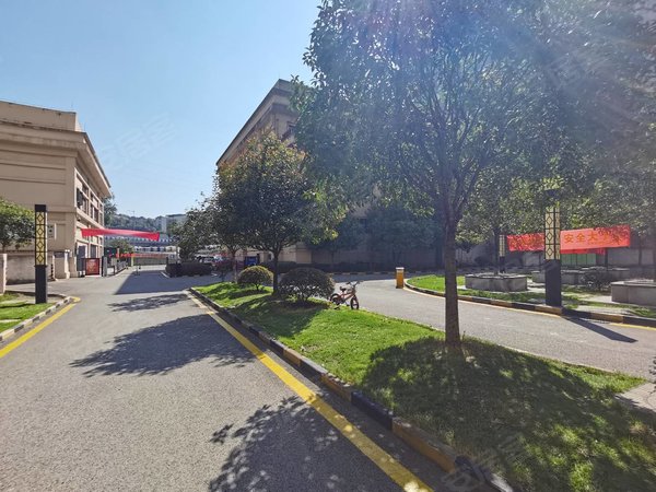 重庆渝北回兴典雅悦润回兴服装城大道 9号线旁 精装两房 家电齐全