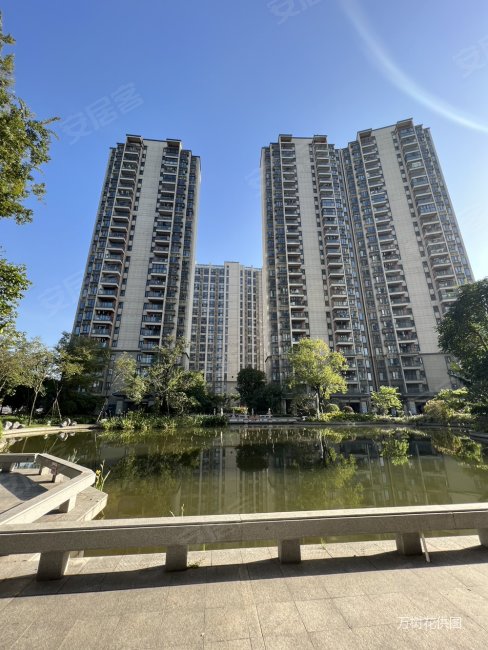 恒大滨江左岸(一期) 急售价格可议 精装三房 南北通透