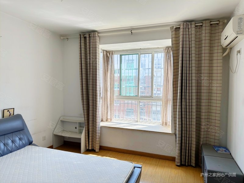 龙凤嘉园(一期) 小三居 南北通透 出行方便 精装可拎包入住