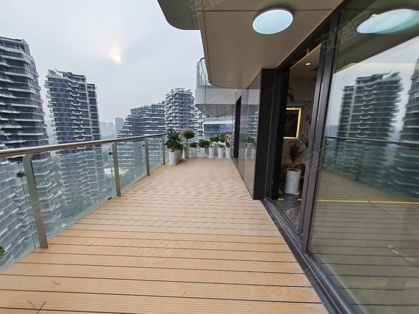 郑州郑东新区金水东路瀚海晴宇5室6卫2超大客厅!