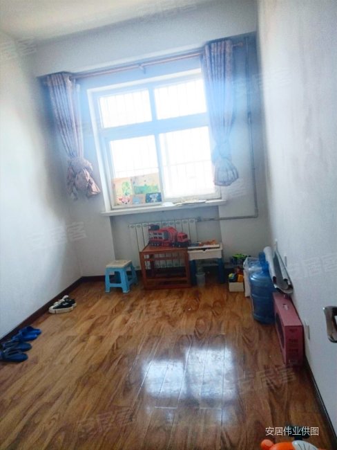 鑫海苑3室南北通透的看房方便