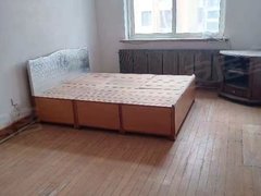 出租东坟胜建小区步梯6楼大单室有床无热水器简单装修