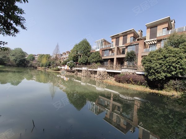 杭州富阳银湖三江鸣翠蓝湾(公寓住宅)三江鸣翠蓝湾精装上叠排 4室2厅4