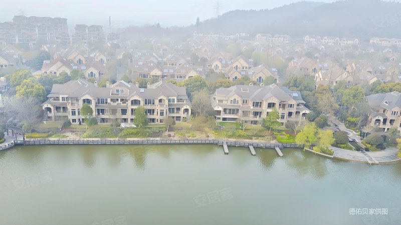 新湖香格里拉新挂牌房源中间套下沉庭院大露台视野位置佳满两年