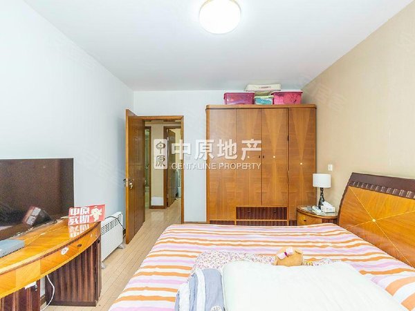 【多图】华升新苑,鞍山租房,8号18号地铁 精装修两房一厅,朝南采光好