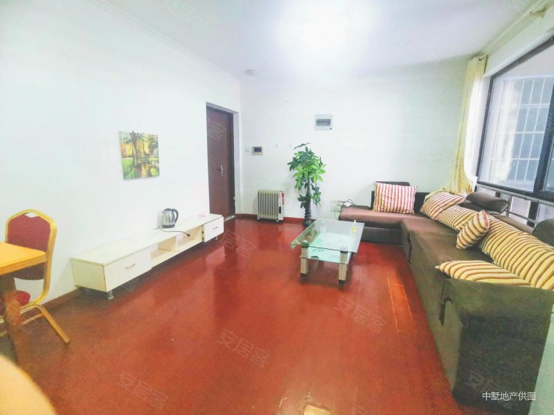 锦绣大地城(一期) 出行方便 停车方便 小三居 高绿化