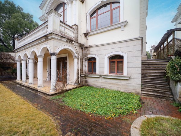 【多图】梵高别墅,张江租房,租客免佣 |5房出租 |挑空客厅8米 |500w