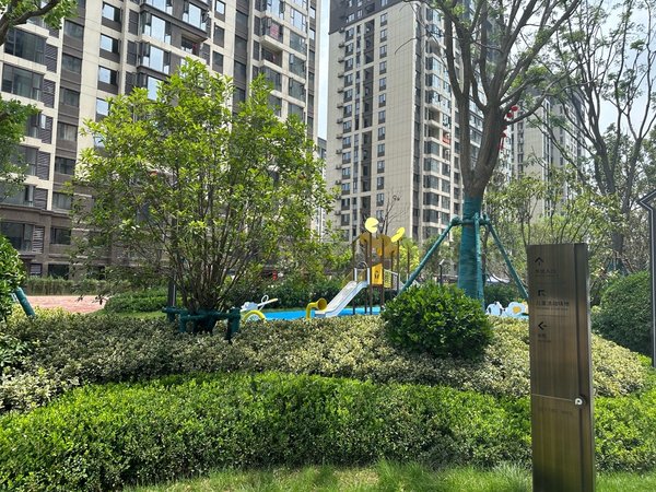 郑州金水金水周边保利大都汇澜悦苑地铁直达国贸正弘城!