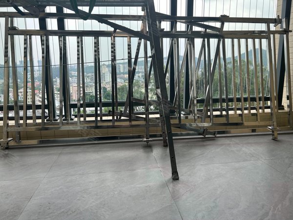 深圳龙岗龙城国际清林半山花园万科物业 第一次出租 精装三房小区环境