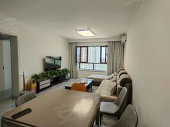 海悦汇城高层11楼单身公寓，家具家电齐全拎包入住有空调
