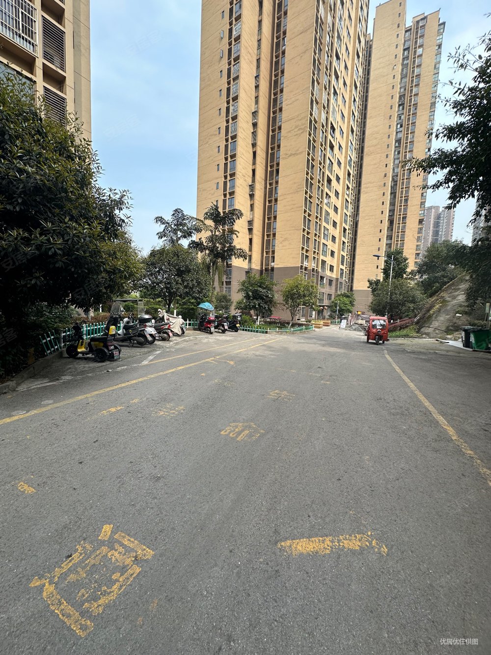 鱼胡路旁边精装三房双卫带家电出售