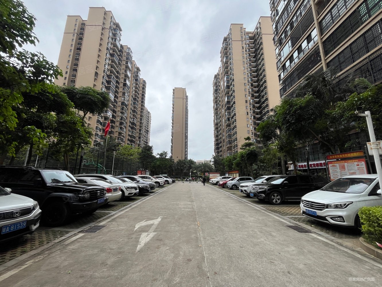 急售万达商圈海秀花园3房南北通透双阳台