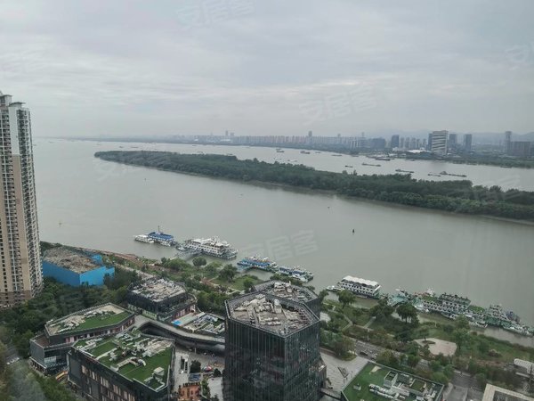 南京鼓楼热河南路世茂外滩新城自住精装南北通透一线江景房小区环境好
