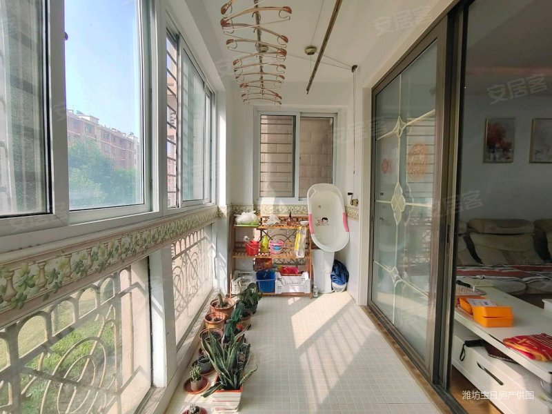 南环路市中心,精装短住大三室,南北通透,电梯房送储藏室,新城明珠鼎园