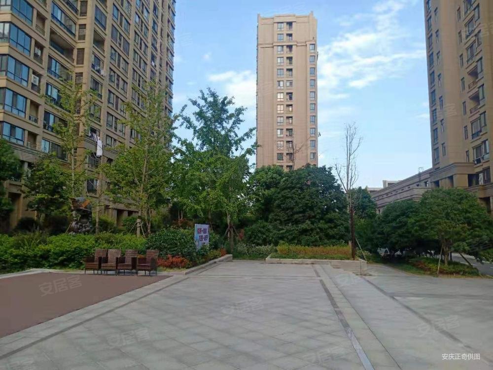 新河旁永安公馆大三室证满两年诚售有钥匙