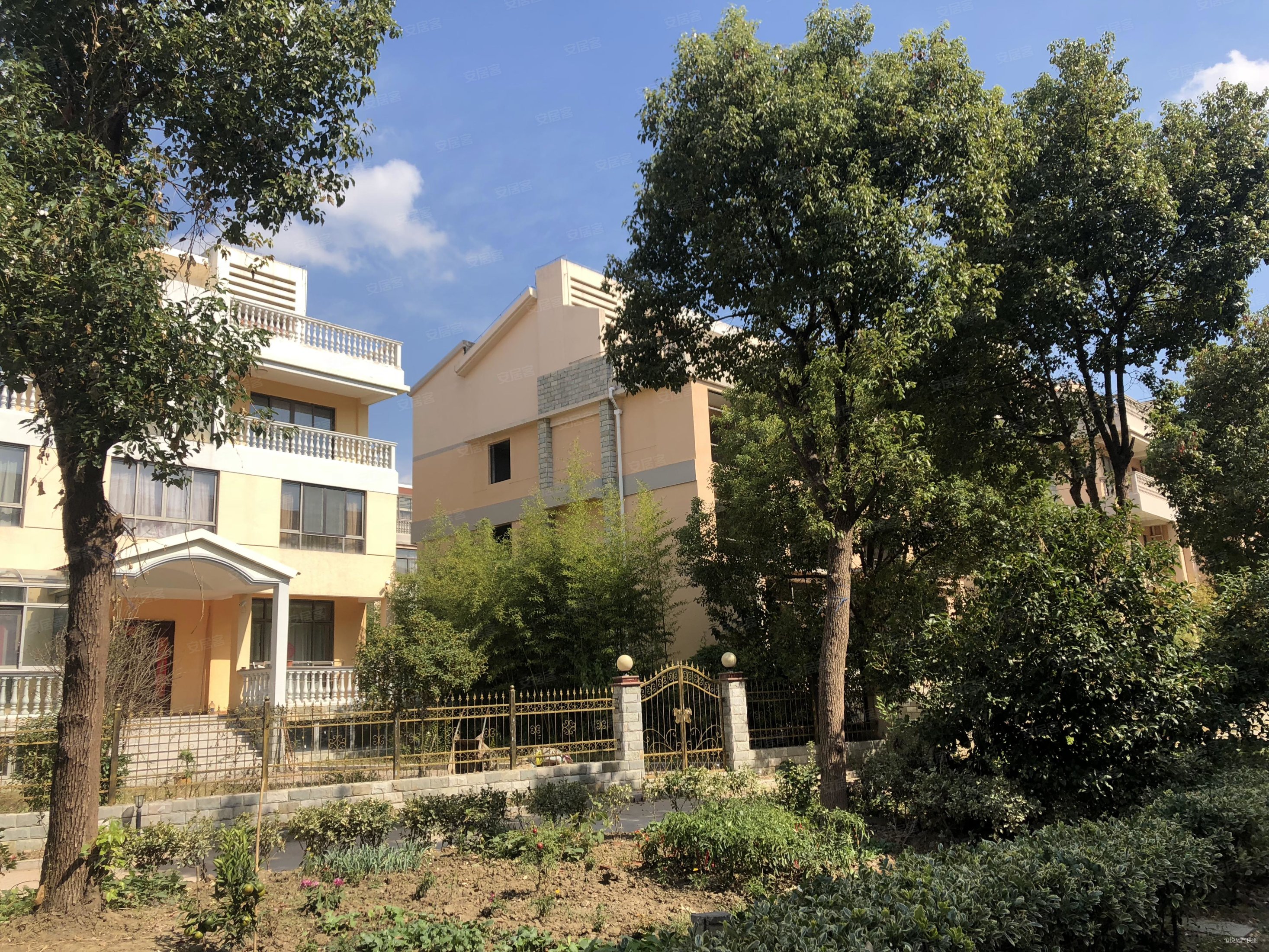 位置佳 房东诚心急售,鸿禧山庄二手房,320万,4室2厅,5卫,190平米-昆山