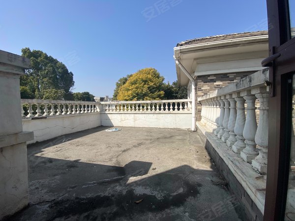 昆山花桥香榭丽大道绿地21城b区(别墅)绿地b区 独栋别墅 369平米 上下