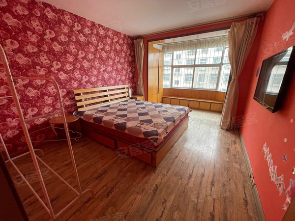 威海环翠寨子东山家园寨子大润发北 环翠楼 东山家园 住人二楼 房东