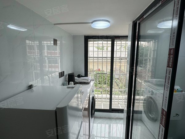 广州海珠滨江东南华东路小区市二宫 复式一房 讲边50米 不走巷子 采光