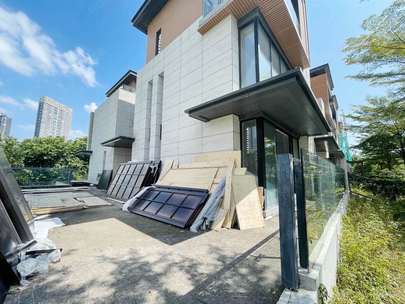 中信红树湾南区 边位别墅 带7个车位 花园500平 东南向