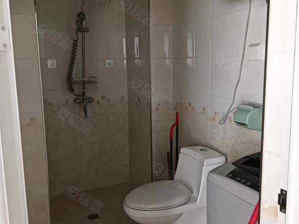 辽阳白塔新运大街襄平峰汇襄平峰会八楼两室一厅 年租2万 家电齐全