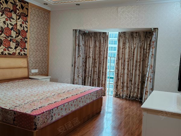 【多图】豪逸华庭三期,南下市场租房,豪逸华庭三期 4室2厅2卫 电梯房