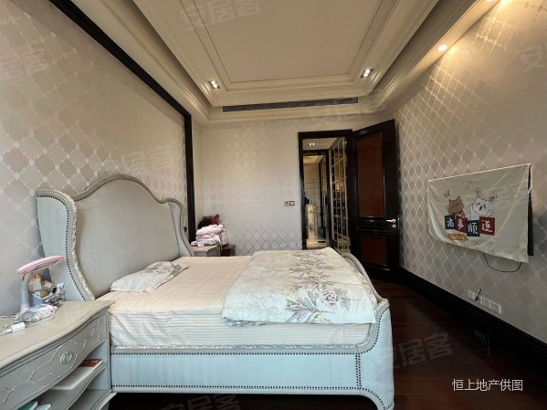 上海星河湾(一期)5室3厅5卫376.1㎡南北2760万