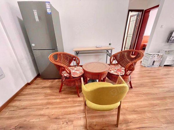 成都天府新区华阳南湖尚景5号线 警官学院地铁口 华府大道 精装套二