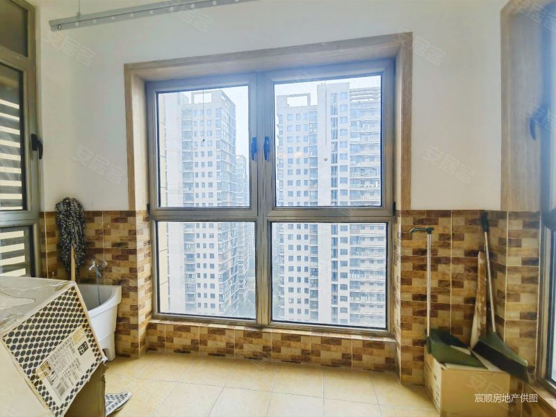 九珑湾有电梯交通便捷环境好精装好房高楼层视野好
