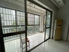 柳州鱼峰东环西江路 万象城附近 凤起新都 简装大三房两厅两卫三阳台出租房源真实图片