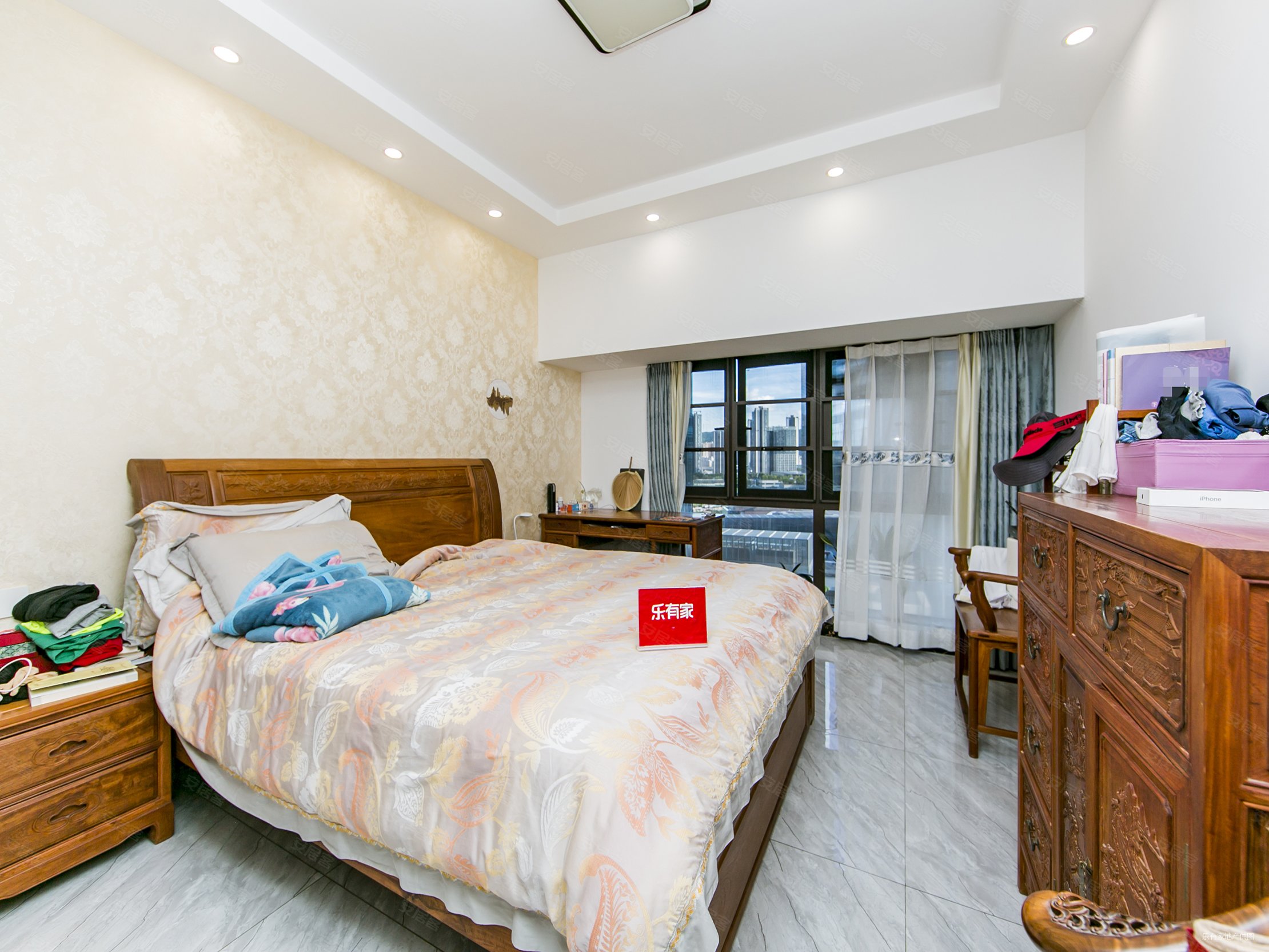 龙华购房版本答案,金亨利二期四房,业主诚心出售,看房方便,金亨利瑜璟