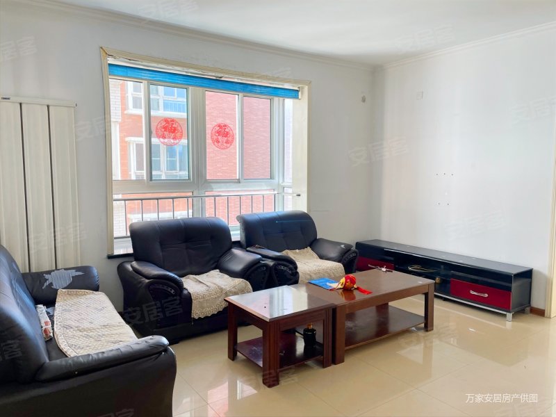 滨东花园朝南两居室大红本亮厅房出售