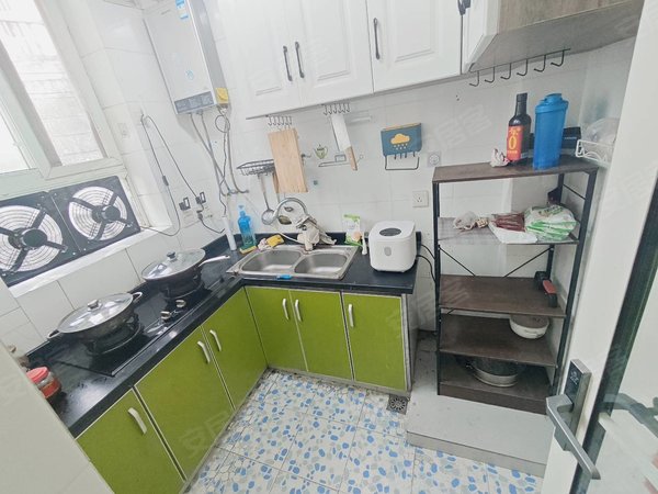 乐山市中老公园白塔街326号院师院人民医院跃层精装3房2空调，停车方便，家具家电齐全拎包住出租房源真实图片