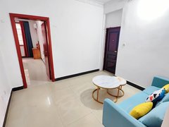 桂林秀峰十字街市中心 东西巷 中华小学 精装1房1厅 伏和巷小区 拎包入住出租房源真实图片