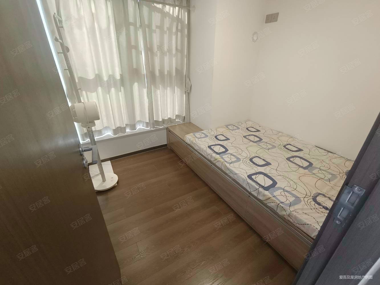 融创玖玺台(商住楼)3室2厅2卫61.35㎡东北58万