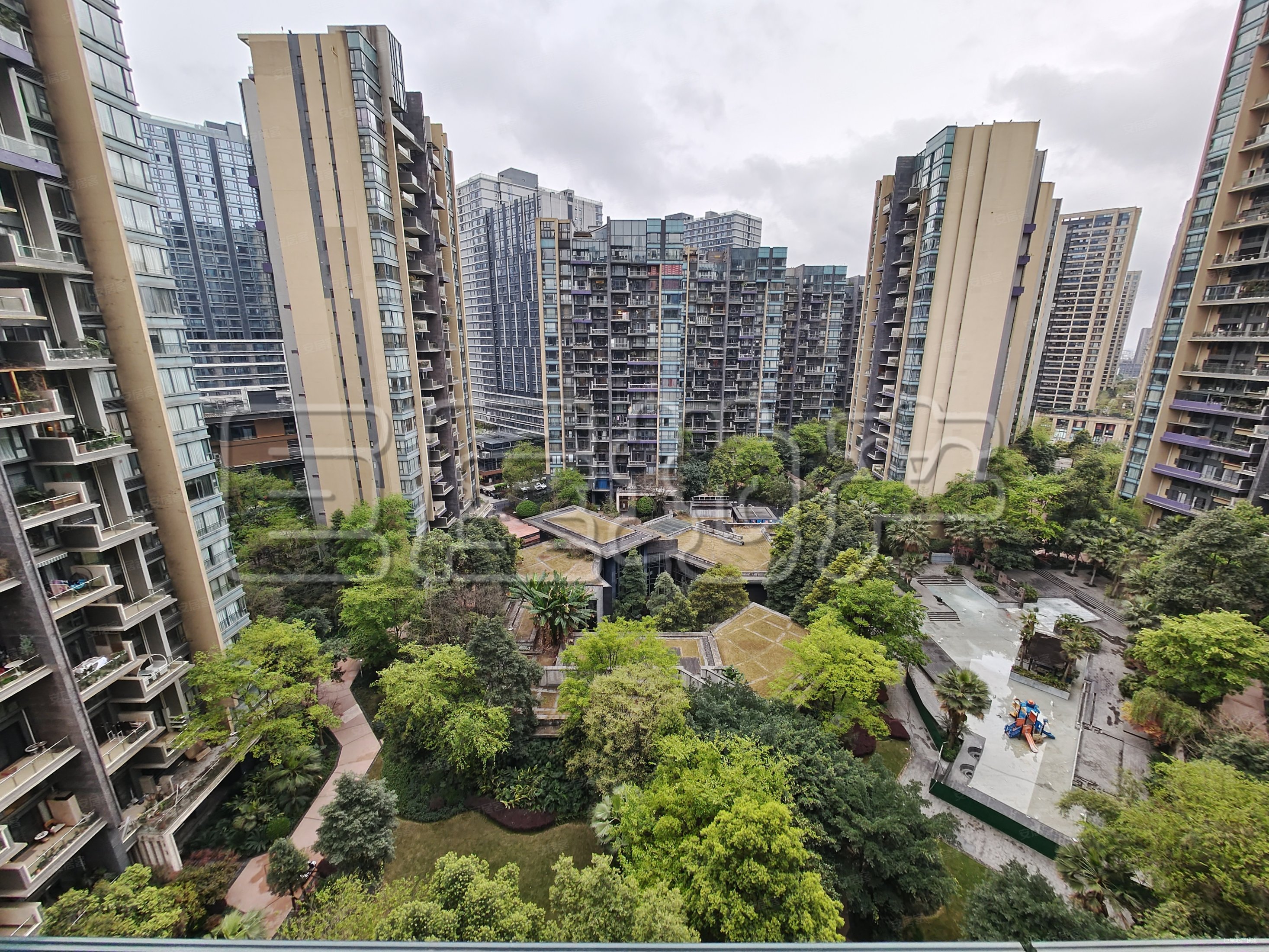 带车位,合景誉峰(西区)二手房,1680万,4室2厅,4卫,240平米-成都安居客