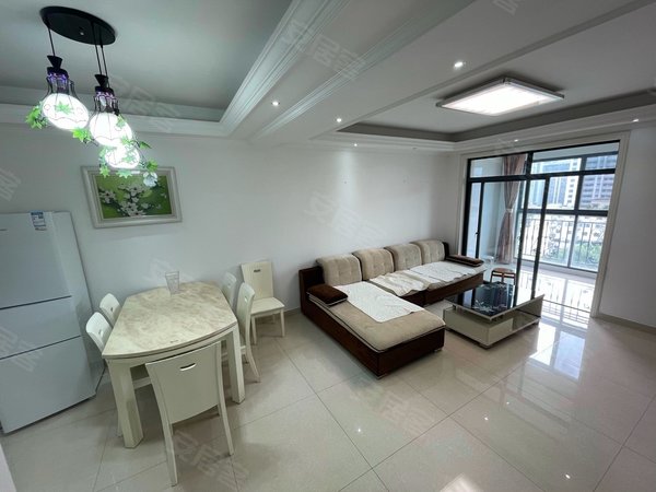 杭州临安临安城区金城华府滨湖天地农林大旁 金城华府三房两卫自住