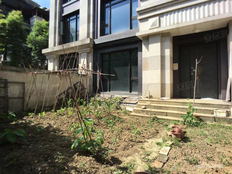 锦天府端头大花园别墅,前后花园100平,使用面积约450平,绿地锦天府