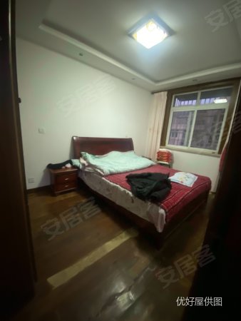 花苑新村顶复满五  带南大露台带车库喜欢这样复试的家人可看